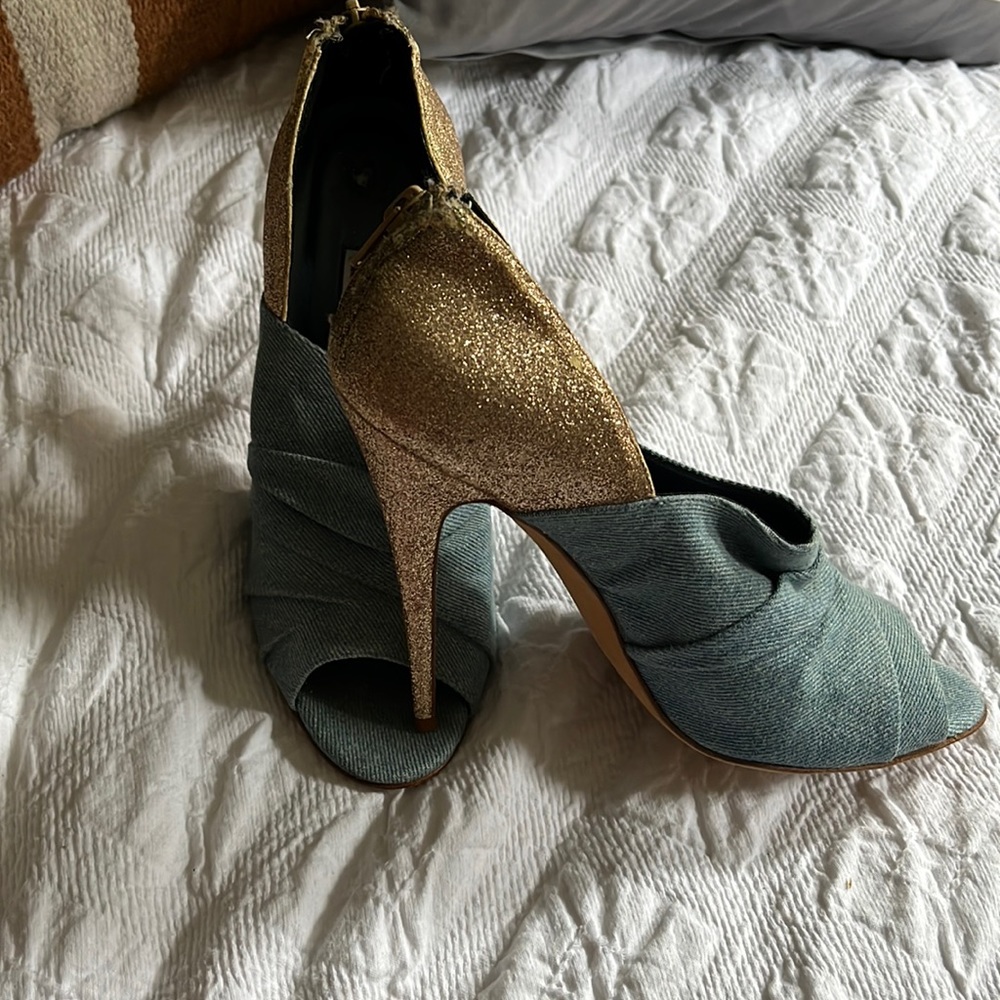 Manolo Blahnik denim/ gold glitter stiletto